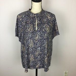 Like new! Evereve Peyton Jensen Blouse Top L Purple Animal Print Short Sleeve